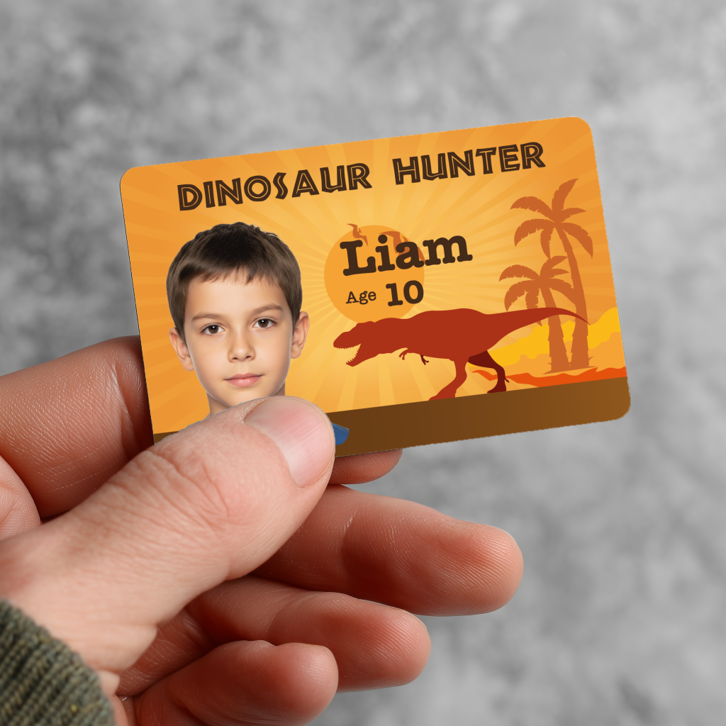 Dinosaur hunter front 00 hand card.psd 0